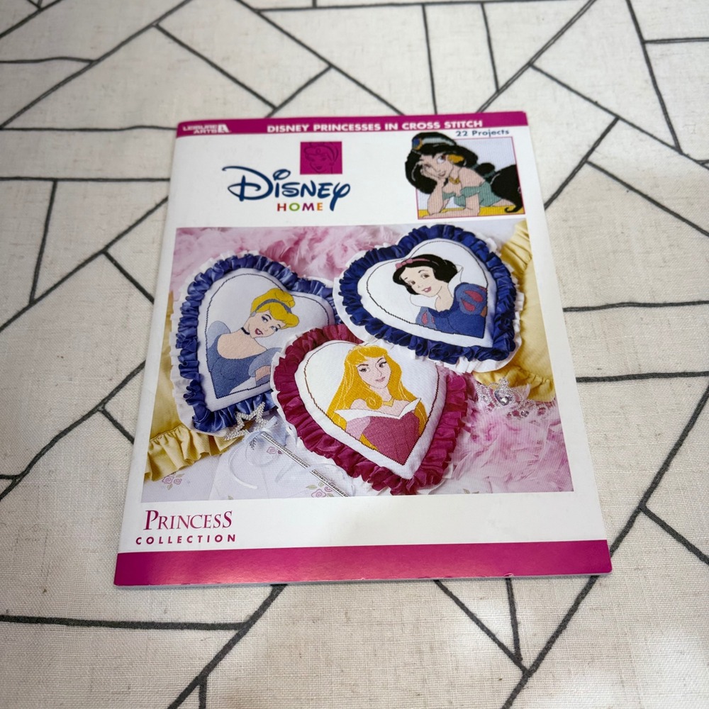 Disney Princesses In Cross Stitch Book 8.75x11.75 Pink 22 Projects Leisure Arts